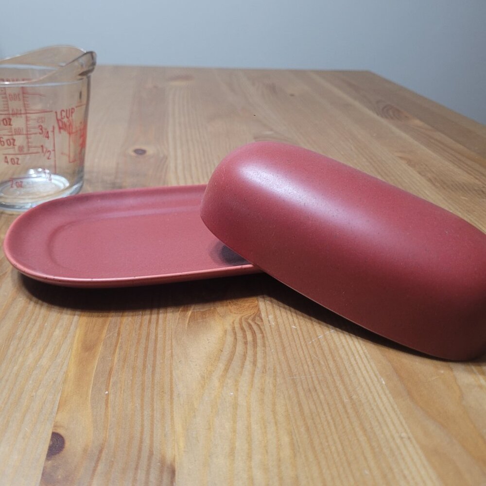 Noritake Colorwave Raspberry Covered Butter Dish - Picture 2 of 3